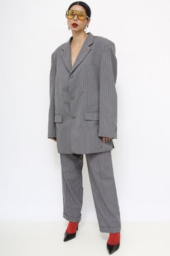 Conjunto cinza risca de giz calça + blazer - loja online