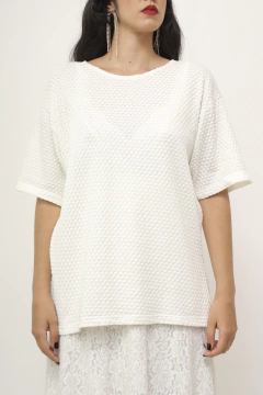 Blusa branca suspiro vintage na internet