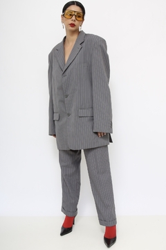 Imagem do Conjunto cinza risca de giz calça + blazer