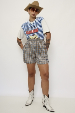 Shorts xadrez cintura alta curto