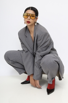 Conjunto cinza risca de giz calça + blazer - Capichó Brechó