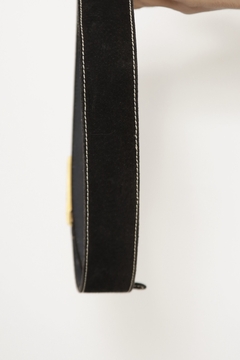 Cinto couro camurça preto fivela dourada - comprar online