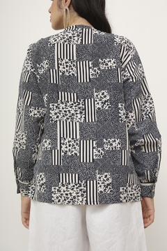 Camisa azul recortes vintage - comprar online