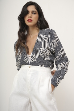 Camisa azul recortes vintage - loja online