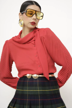 Camisa plissada vermelha vintage