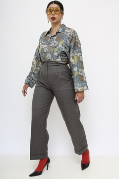 Calça cinza vintage alfaiataria leve riscas