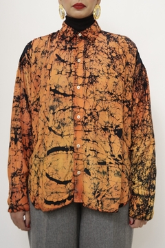 Camisa laranja estampa preta - comprar online