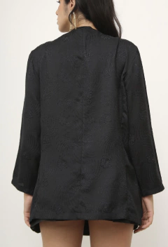 Blazer preto levinho textura na internet