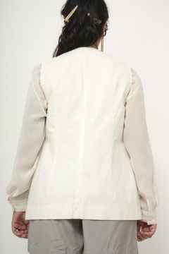 Colete off white botões dourado vintage na internet