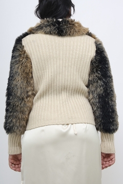 Tricot pelucia vintage creme na internet