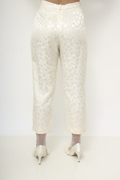 Calça acetinada off white cintura alta - loja online