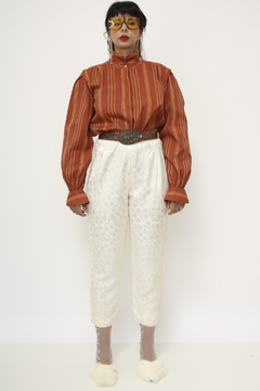 Calça acetinada off white cintura alta na internet