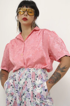Camisa rosa acetinada vintage na internet