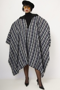 Poncho xadrez golinha azul - Capichó Brechó