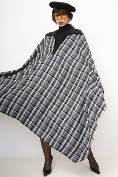 Poncho xadrez golinha azul - comprar online
