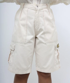Imagem do Bermuda cargo bege bolsos
