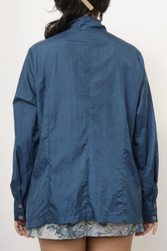 Camisa verde poliamida aplicação - Capichó Brechó