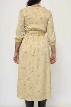 Vestido amarelo floral mng 3/4 na internet