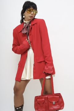 Blazer vermelho alongado ombreira na internet