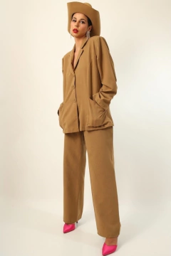 Conjunto bege blazer + calca cintura mega - Capichó Brechó