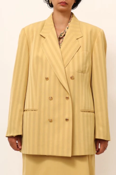 Conjunto de alafaiataria amarelo saia + blazer