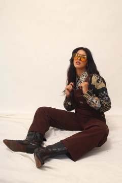 Macacão jardineira marrom cantão vintage