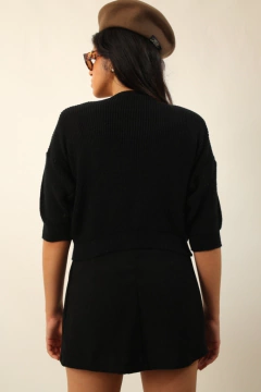 Tricot cropped com franjas ombreiras - Capichó Brechó