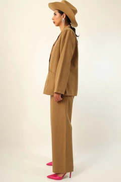 Conjunto bege blazer + calca cintura mega na internet