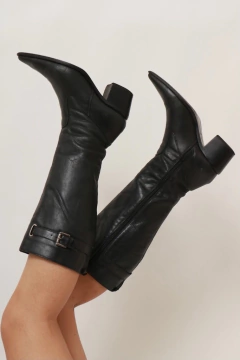 Bota couro cano longo preta 38