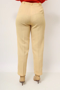 Calça amarela cintura alta textura - comprar online