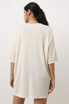 Blusa malha fria creme detalhe bordado na internet