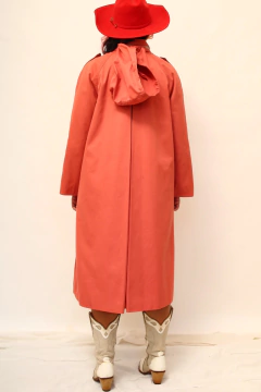 Trench Coat papaya forrado com touca - Capichó Brechó