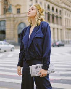 Jaqueta bomber ombreira cropped toda forrada  - Capichó Brechó