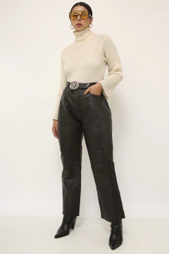 Calça de couro cintura media vintage na internet