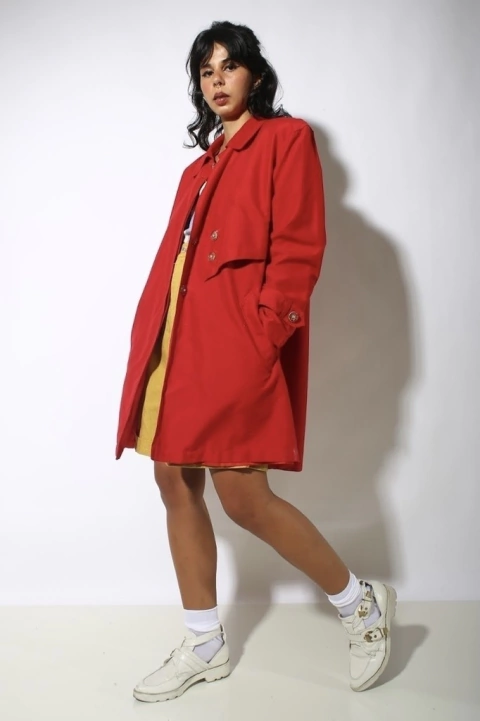 Casaco vermelho ombreira vintage forrado