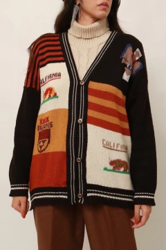 Imagem do Cardigan preto urso california colorido