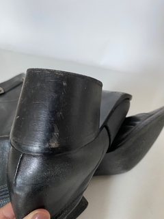 Bota couro cano longo preta 38 - Capichó Brechó