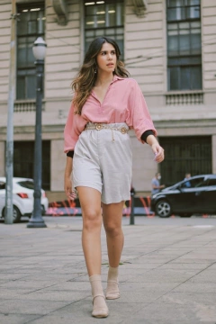Bermuda cintura alta estilo linho cor natural  