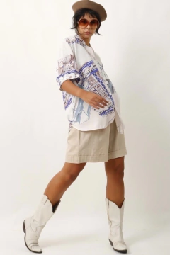 camisa levinha estampa 90’s italiana na internet