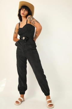 macacão veludo cotele recorte busto