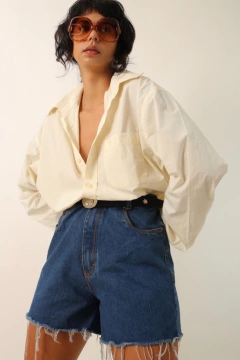 Imagem do Shorts jeans curto cintura mega alta
