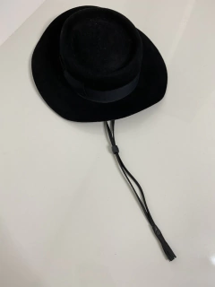 Chapéu PRADA PRETO original puxador couro  na internet