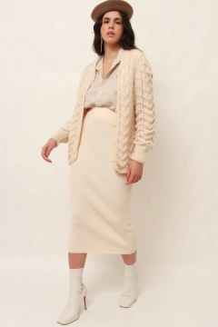 Cardigan tricot bege puxador perola - comprar online