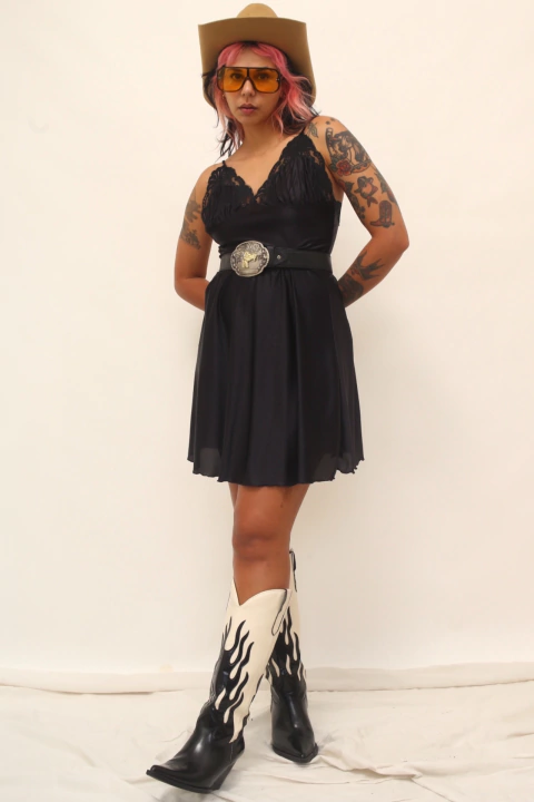 Sleep Dress preto decote vintage