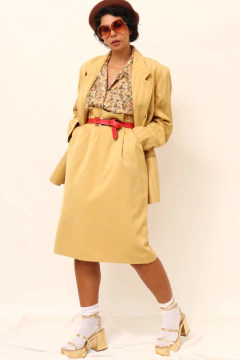 Conjunto de alafaiataria amarelo saia + blazer