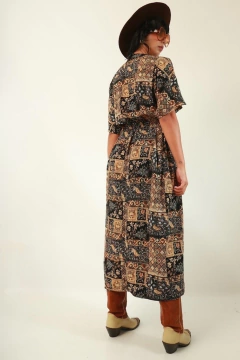 vestido longo estampado com amarração na internet