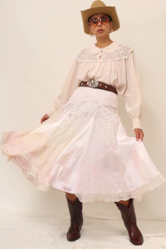 Imagem do Saia midi rosa detalhes recorte renda