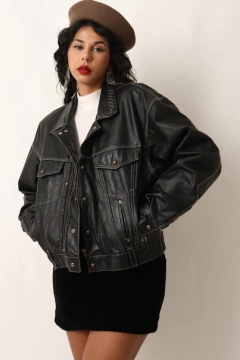 Jaqueta couro tachas vintage exclusiva na internet