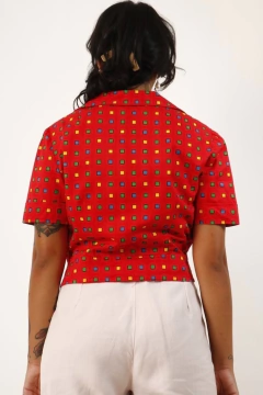 Cropped vermelho estampa 90’s - comprar online