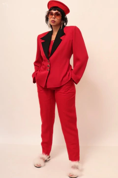 Blazer vermelho acinturado det preto - Capichó Brechó